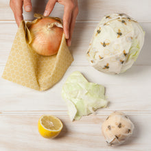 Load image into Gallery viewer, Bees Beeswax Wrap Set of 3