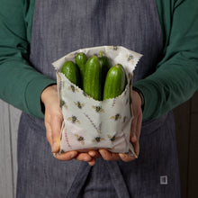 Load image into Gallery viewer, Bees Beeswax Sandwich Bag Set of 2